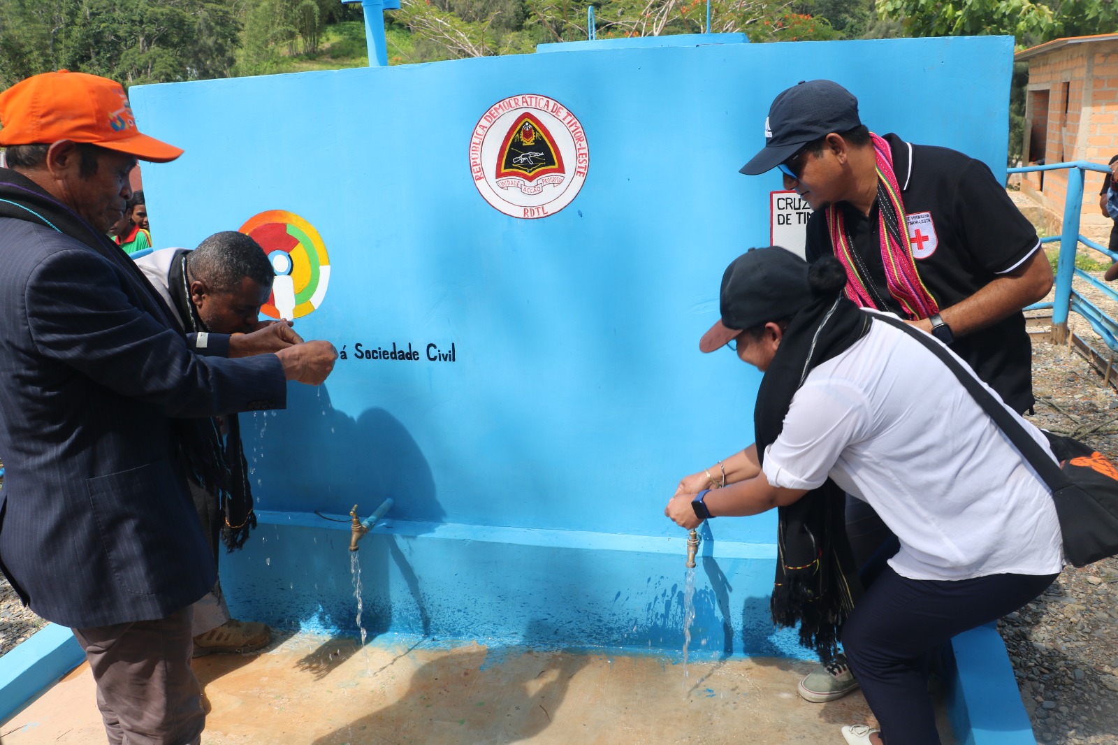 Komunidade Suku Seloi Kraik Aldeia Tabulasi Uma Kain 60 Asesu Ona Ba Bee Moos.